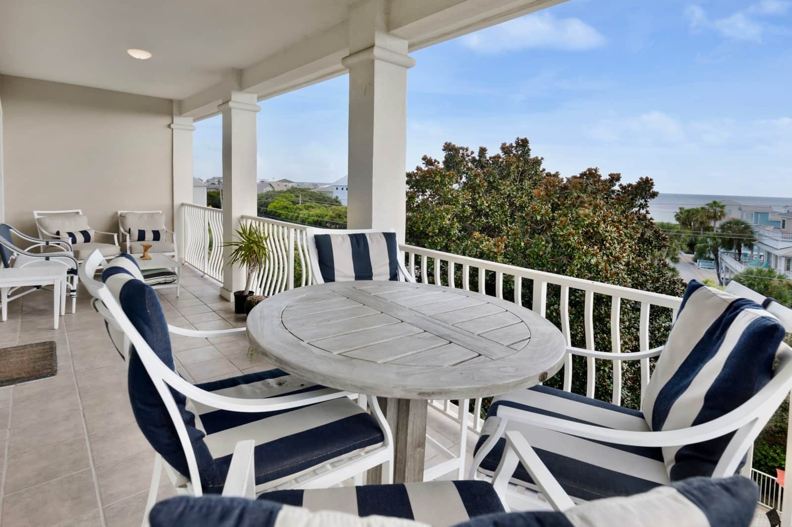 Porch dining with Gulf views